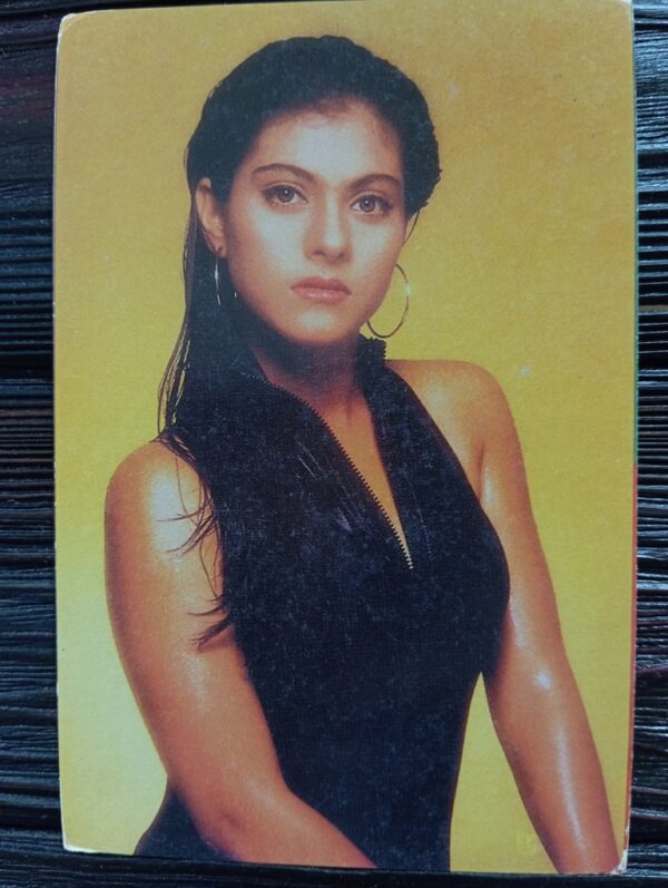 Kajol Devgn * Vintage Bollywood Postcard * (Pooran) (7252)