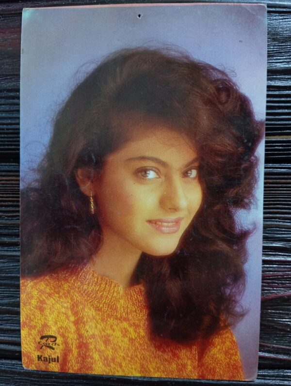 Kajol Devgn * Vintage Bollywood Postcard * (Ruby) (WN)