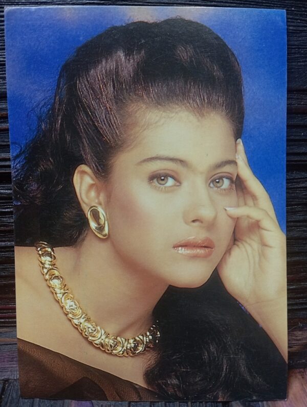 Kajol Devgn * Vintage Bollywood Postcard * (RS) (PC-2278)