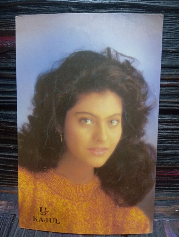 Kajol Devgn * Vintage Bollywood Postcard * (US) (WN)