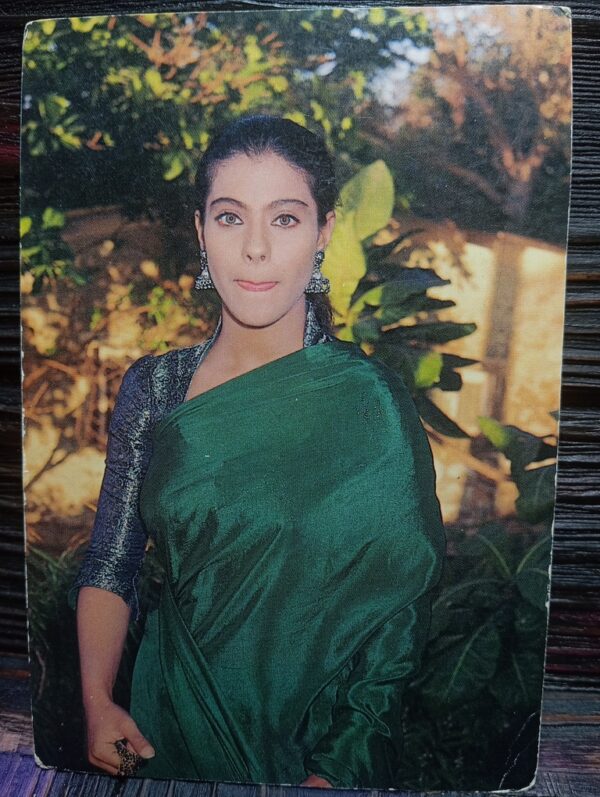 Kajol Devgn * Vintage Bollywood Postcard * (JAIN) (7030)