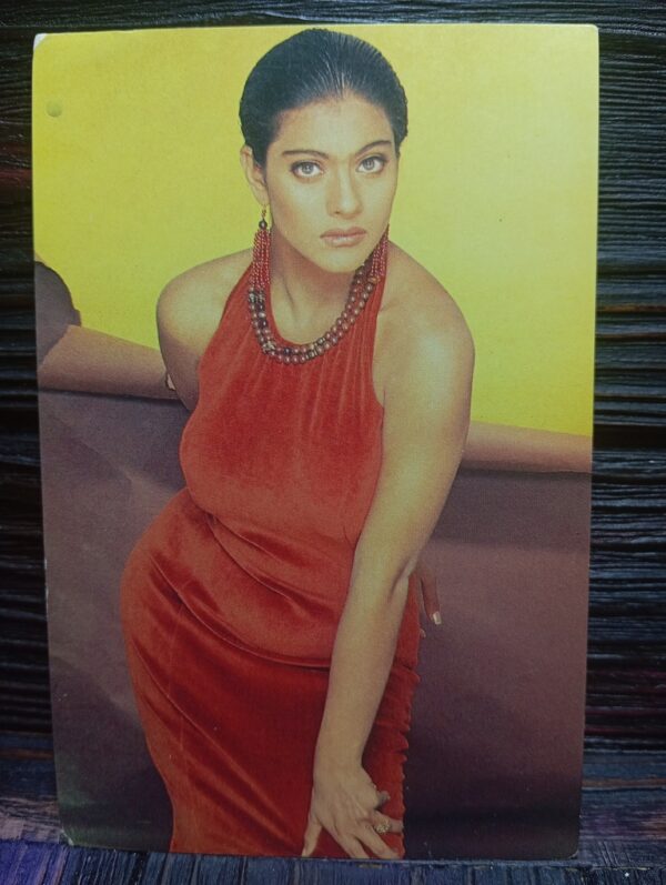 Kajol Devgn * Vintage Bollywood Postcard * (JAIN) (WN)