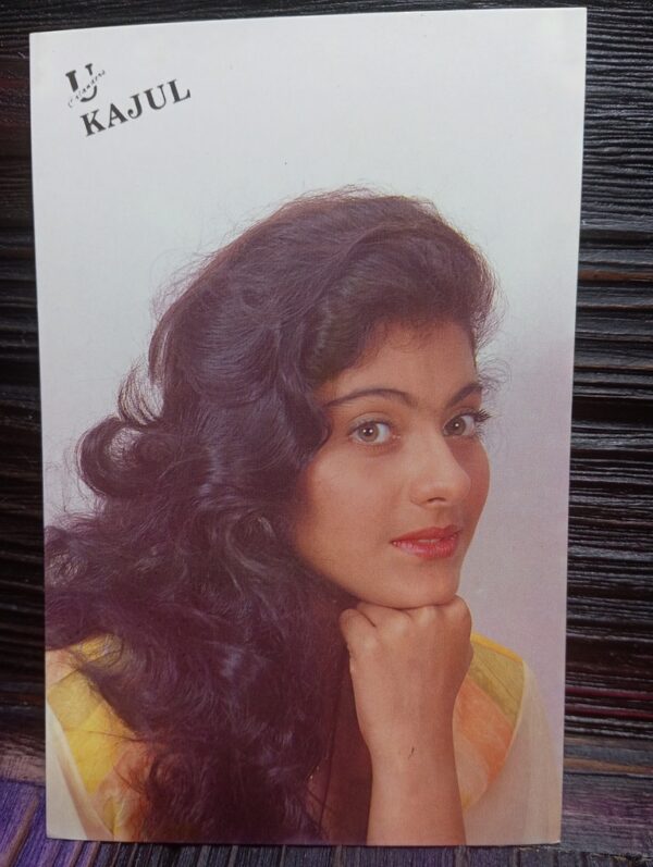 Kajol Devgn * Vintage Bollywood Postcard * (UC) (WN) 01