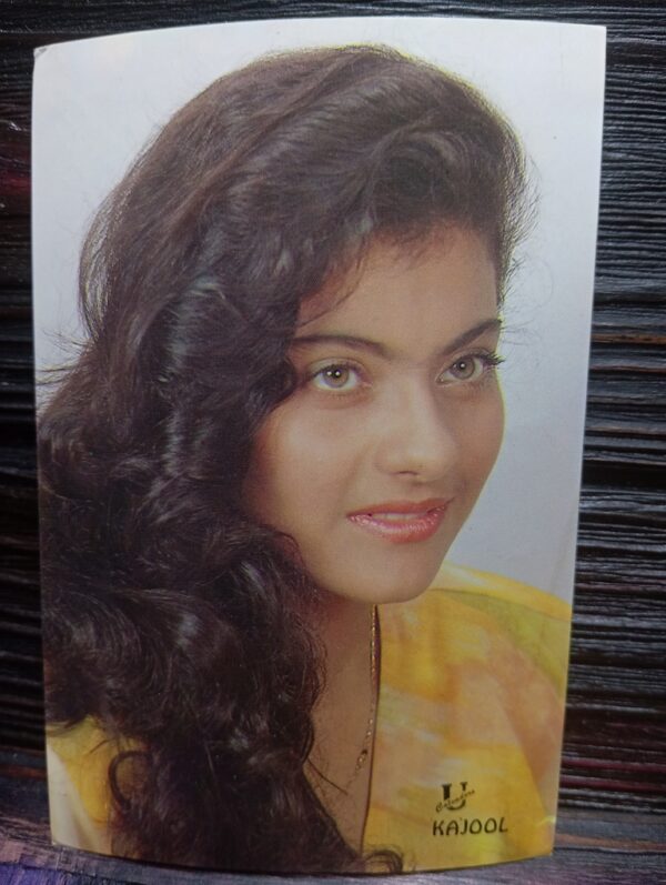 Kajol Devgn * Vintage Bollywood Postcard * (UC) (WN)