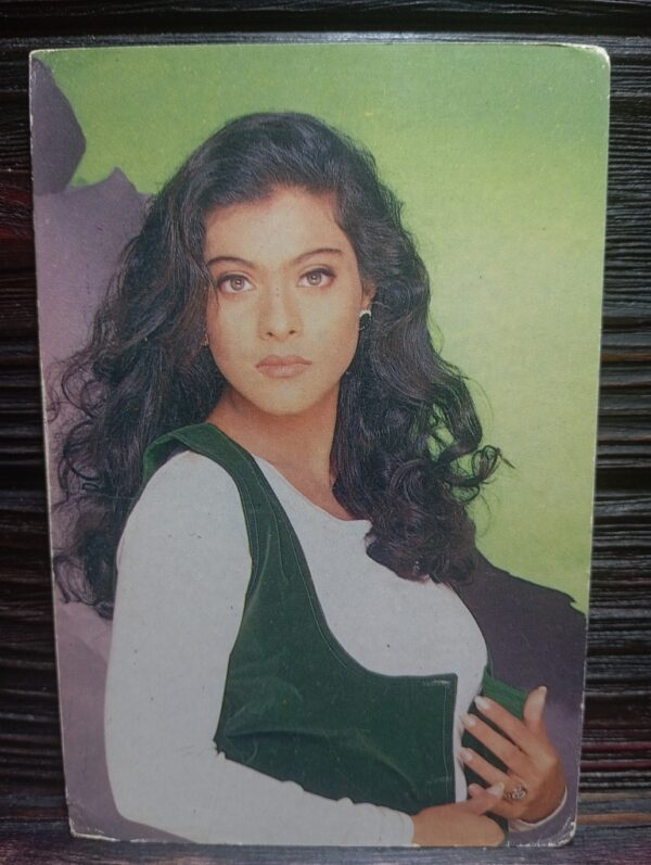Kajol Devgn * Vintage Bollywood Postcard * (NCC) (4953)