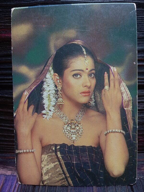 Kajol Devgn * Vintage Bollywood Postcard * (JAIN) (WN)