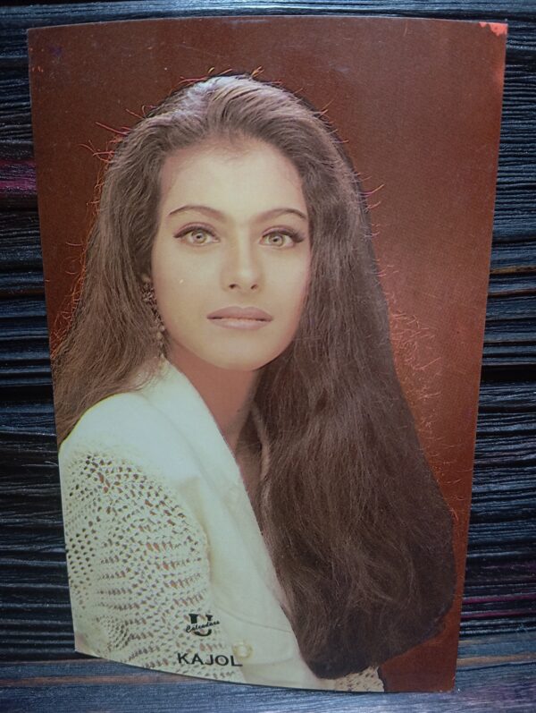 Kajol Devgn * Vintage Bollywood Postcard * (UC) (WN)