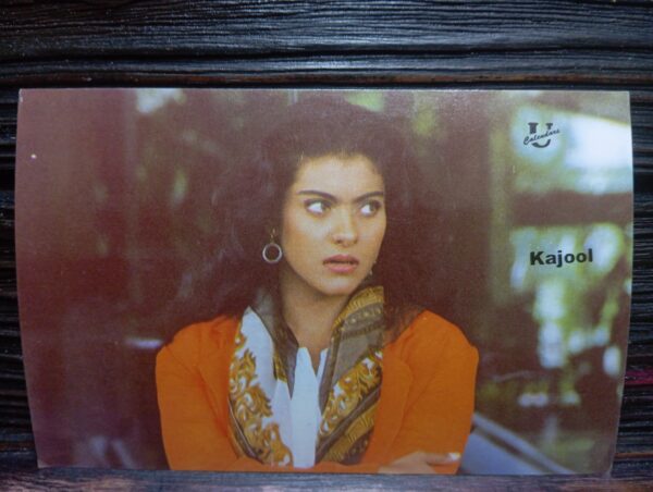 Kajol Devgn * Vintage Bollywood Postcard * (UC) (WN)