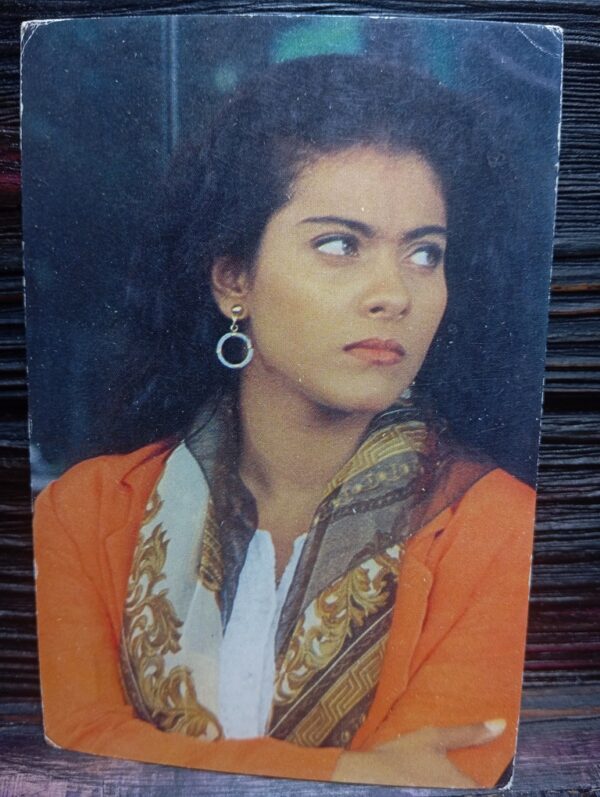Kajol Devgn * Vintage Bollywood Postcard * (JAAN) (1590)