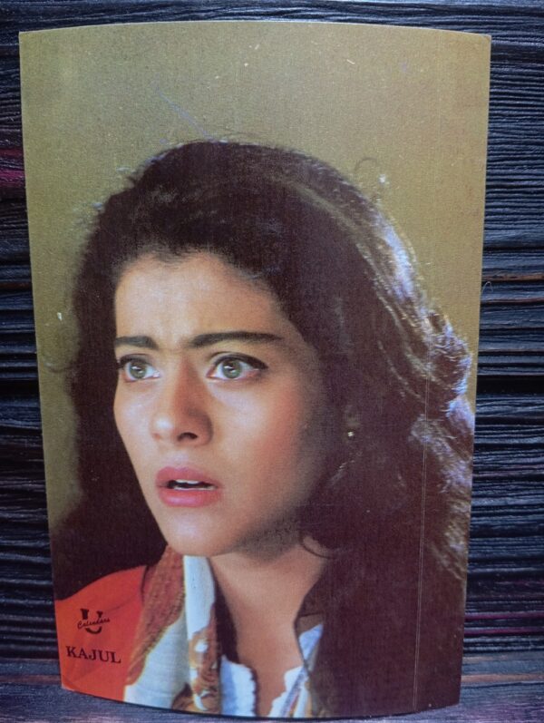 Kajol Devgn * Vintage Bollywood Postcard * (UC) (WN)