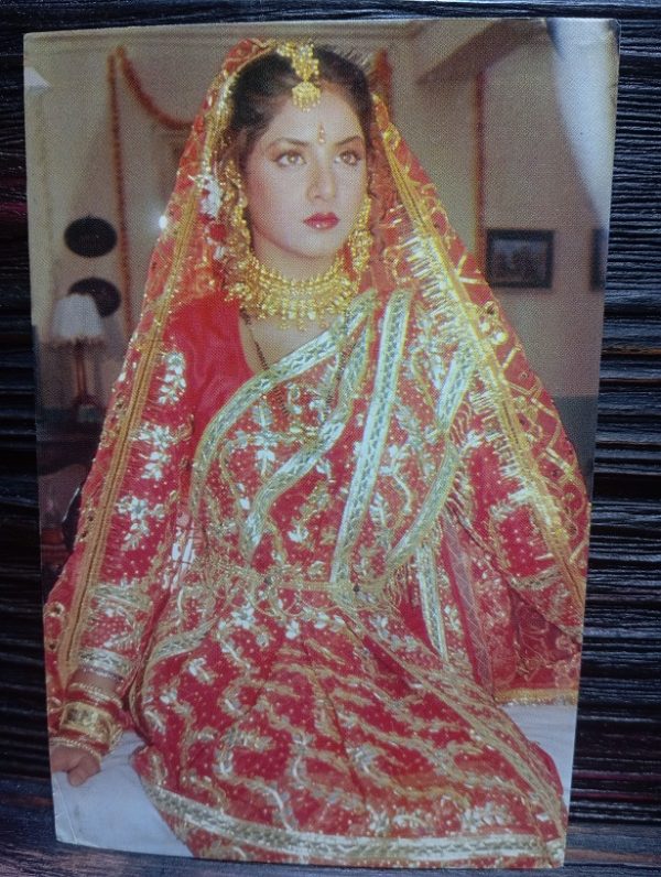Divya Bharati* Vintage Bollywood Postcard * (RUBY) (852)