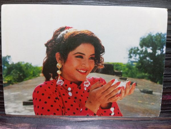 Divya Bharati * Vintage Bollywood Postcard * (JAIN) (WN)