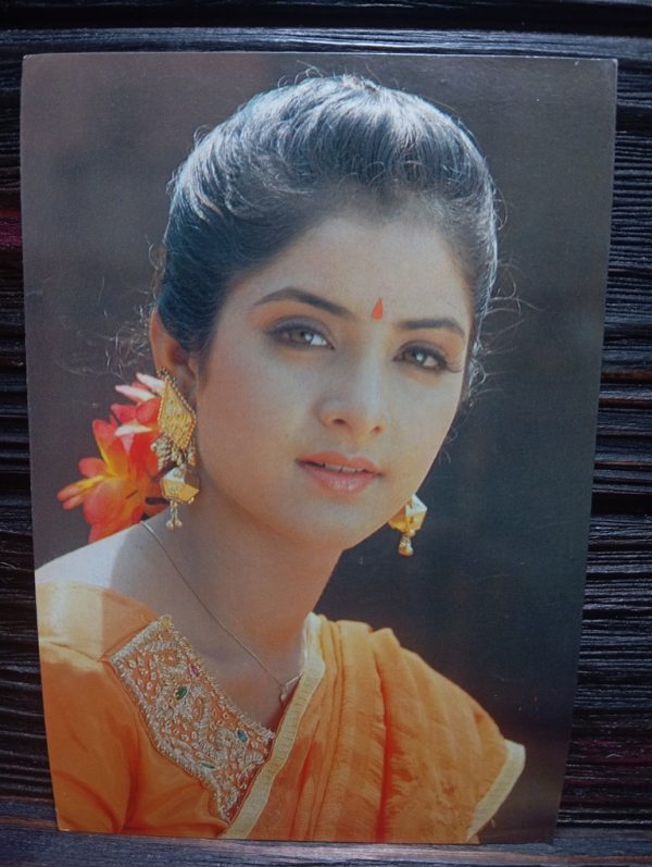 Divya Bharati * Vintage Bollywood Postcard * (RS) (PC-1797)