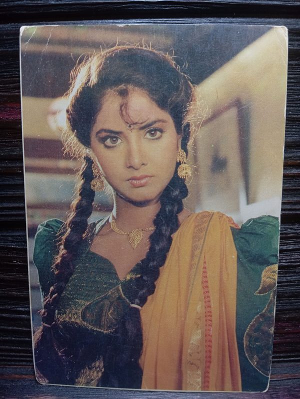 Divya Bharati * Vintage Bollywood Postcard * (JAIN) (3234)