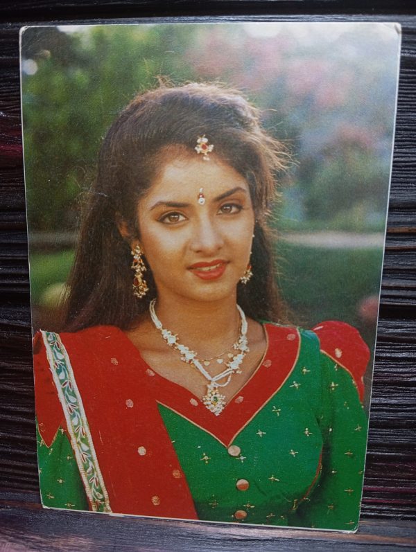 Divya Bharati * Vintage Bollywood Postcard * (JAIN) (WN)