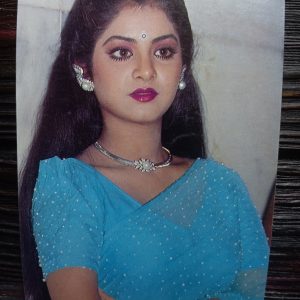 Divya Bharati * Vintage Bollywood Postcard * (RS) (PC-2304)