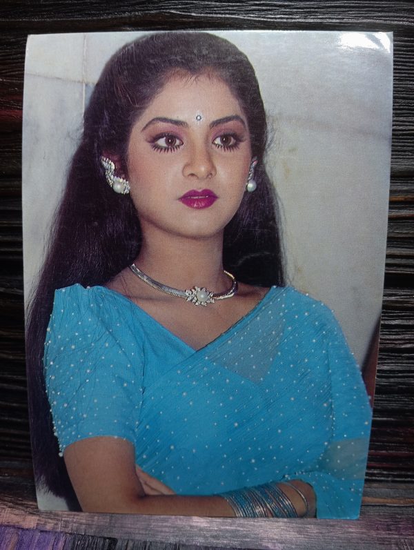 Divya Bharati * Vintage Bollywood Postcard * (RS) (PC-2304)
