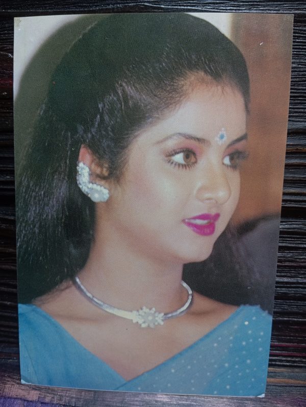 Divya Bharati * Vintage Bollywood Postcard * (RS) (PC-2347)