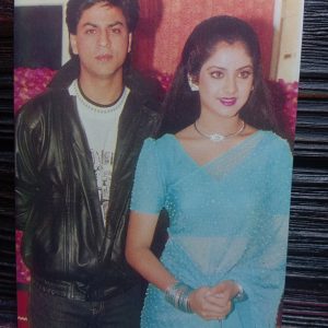 Divya Bharati Shahrukh Khan* Vintage Bollywood Postcard * (BAR) (3064)