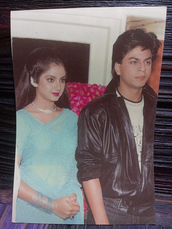 Divya Bharati Shahrukh Khan* Vintage Bollywood Postcard * (RC) (PC-2656)