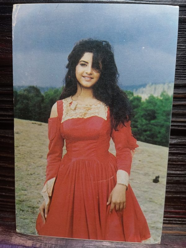 Divya Bharati * Vintage Bollywood Postcard * (JAIN) (3072)