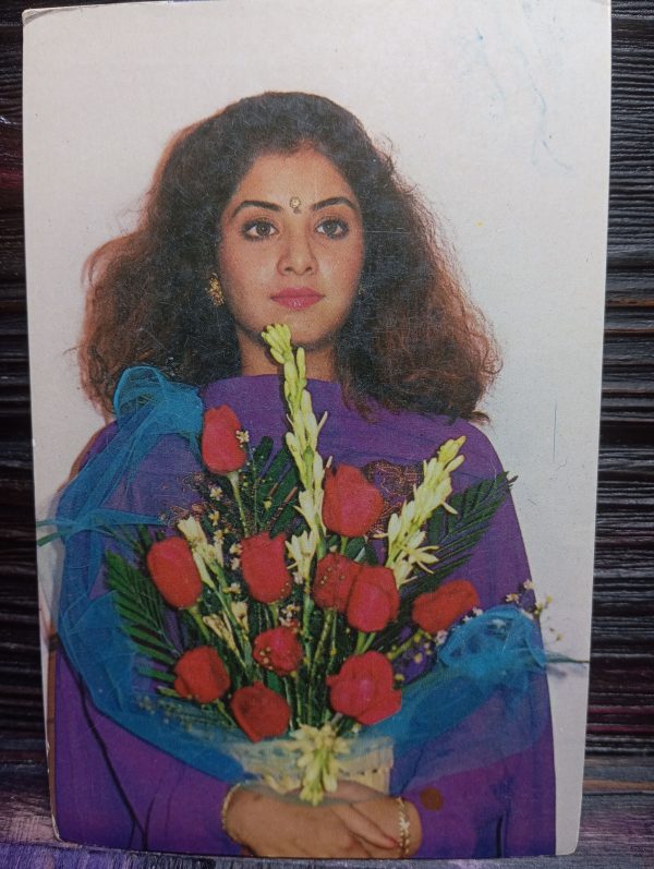 Divya Bharati * Vintage Bollywood Postcard * (NCC) (3403)