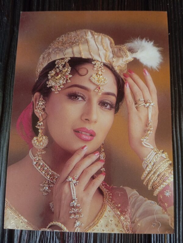 Madhuri Dixit * Vintage Bollywood Postcard * (PS) (PC-1891)
