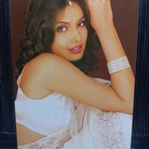 Bipasha Basu * Vintage Bollywood Postcard * (PARADIS) (WN)