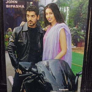 Bipasha Basu John Abraham * Vintage Bollywood Postcard * (PARADIS) (WN)