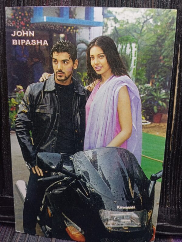 Bipasha Basu John Abraham * Vintage Bollywood Postcard * (PARADIS) (WN)