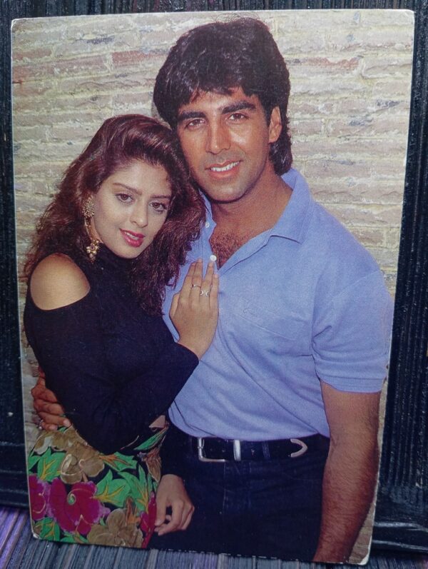 Nagma Akshay Kumar * Vintage Bollywood Postcard * (Brijbasi) (2868)