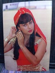 Poonam Dhillon * Vintage Bollywood Postcard * (BAP) (710)