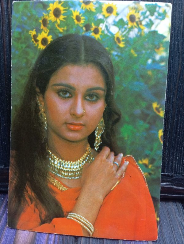 Poonam Dhillon * Vintage Bollywood Postcard * (RC) (PC-174)