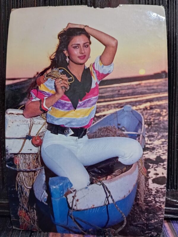 Poonam Dhillon * Vintage Bollywood Postcard * (PC) (PC-674)