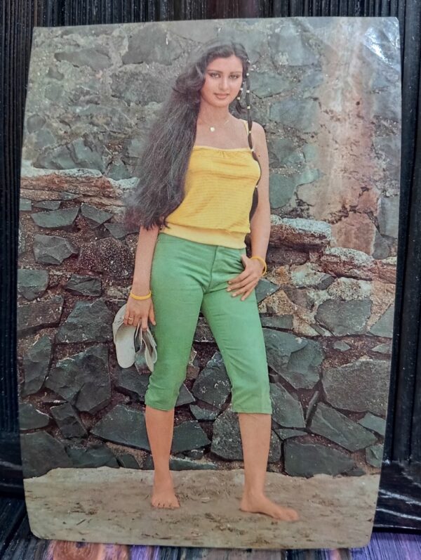 Poonam Dhillon * Vintage Bollywood Postcard * (PC) (PC-299)
