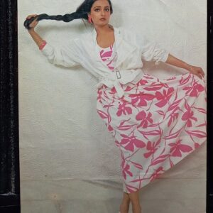 Rekha * Vintage Bollywood Postcard * (Venus) (F383)