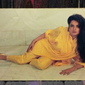 Rekha * Vintage Bollywood Postcard * (RC) (PC-1194)