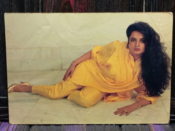 Rekha * Vintage Bollywood Postcard * (RC) (PC-1194)