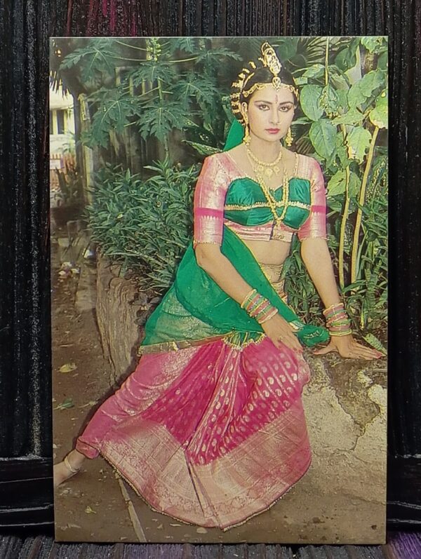 Poonam Dhillon * Vintage Bollywood Postcard * (Ruby) (395)