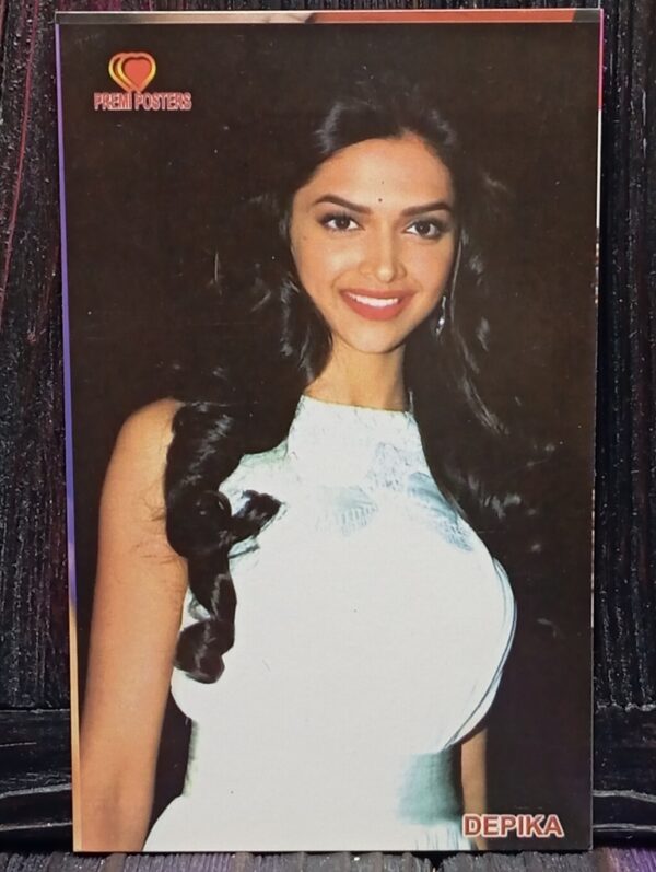 Deepika Padukone * Vintage Bollywood Postcard * (Prem) (WN)