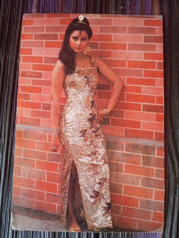 Poonam Dhillon * Vintage Bollywood Postcard * (BAP) (748)