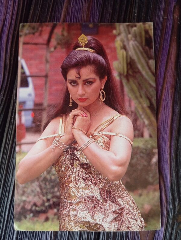 Poonam Dhillon * Vintage Bollywood Postcard * (BAP) (718)