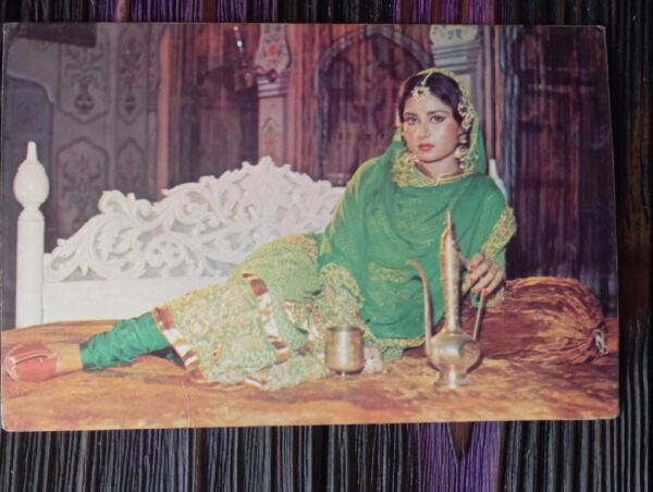 Poonam Dhillon * Vintage Bollywood Postcard * (Venus) (F-298)