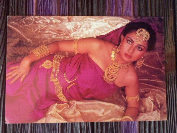 Poonam Dhillon * Vintage Bollywood Postcard * (BAP) (938)