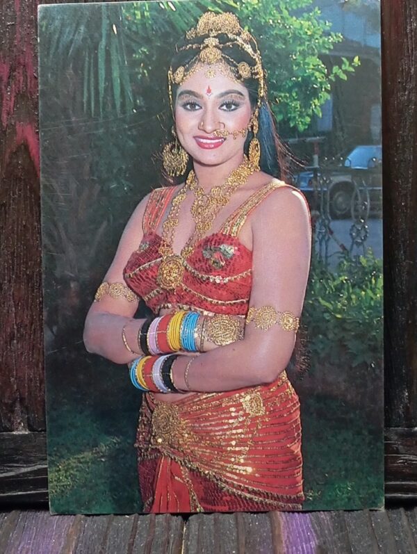 Madhavi * Vintage Bollywood Postcard * (Venus) (322)