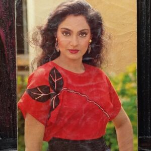 Madhavi * Vintage Bollywood Postcard * (BAP) (999)