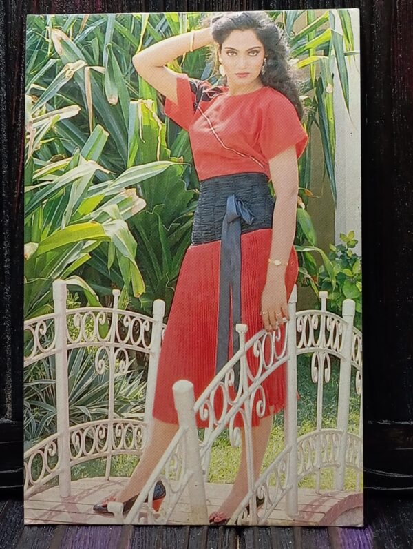 Madhavi * Vintage Bollywood Postcard * (Ruby) (WN)