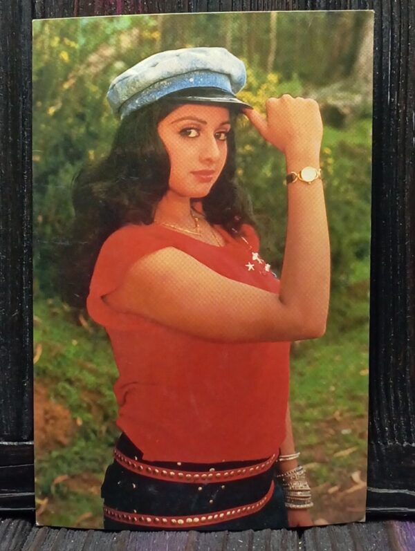 Sridevi * Vintage Bollywood Postcard * (RC) (PC-605)