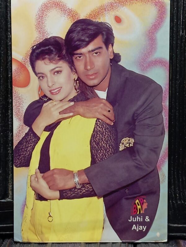 Juhi Chawla Ajay Devgan * Vintage Bollywood Postcard * (BAP) (WN)