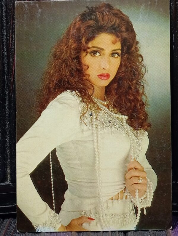 Sridevi * Vintage Bollywood Postcard * (RUBY) (1645)
